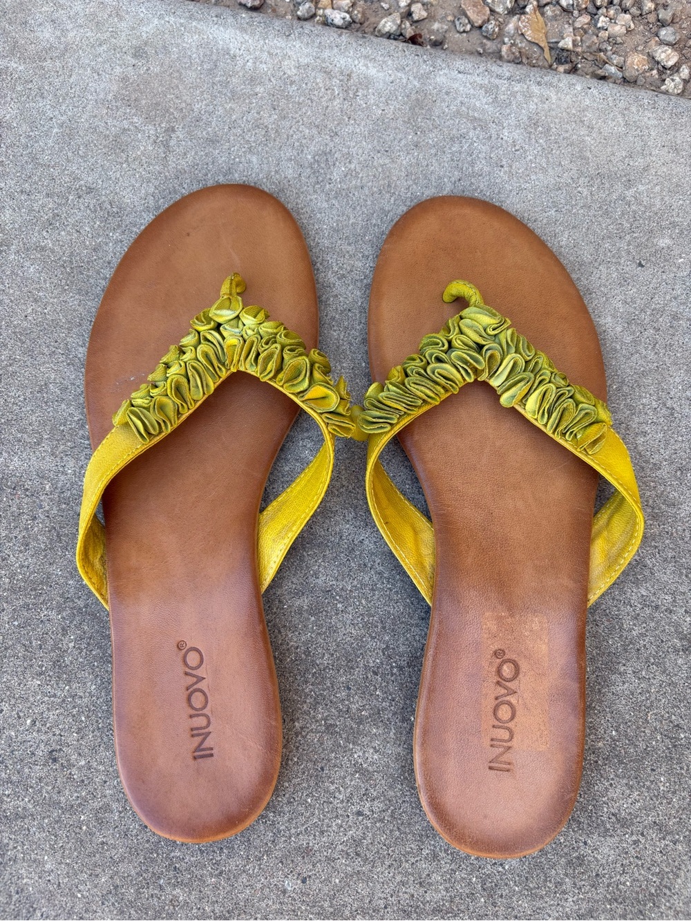 Inuovo Women's Yellow Ruffle Thong Sandals